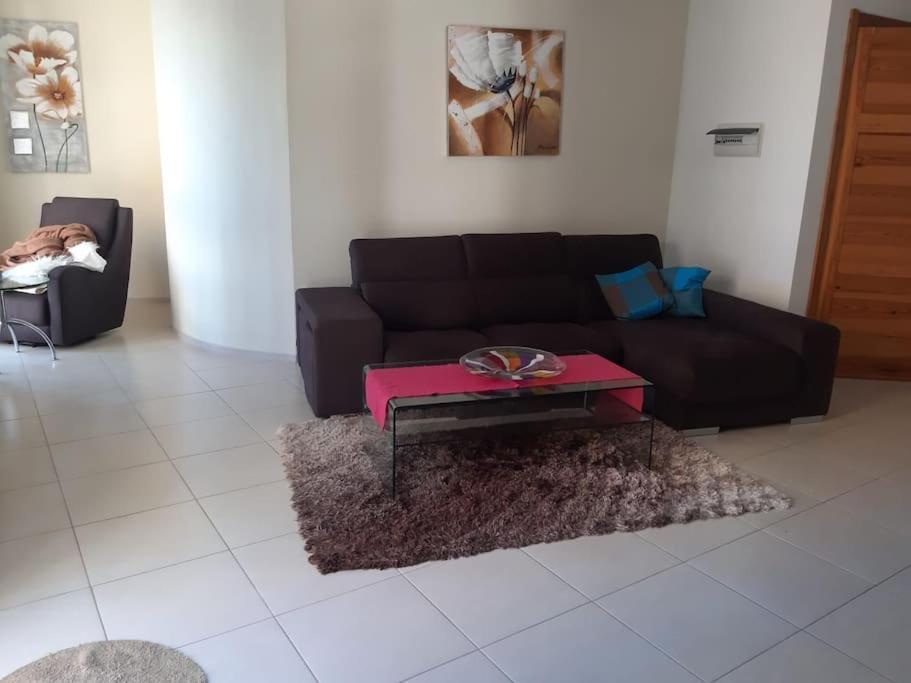 Lovely Two Bedroom Apartment St. Paul's Bay Buitenkant foto