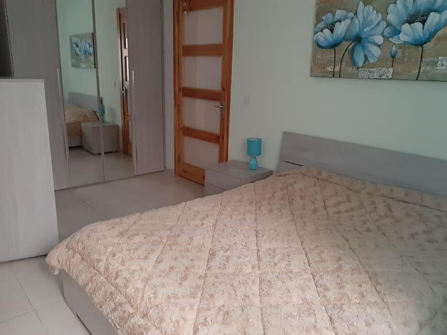 Lovely Two Bedroom Apartment St. Paul's Bay Buitenkant foto